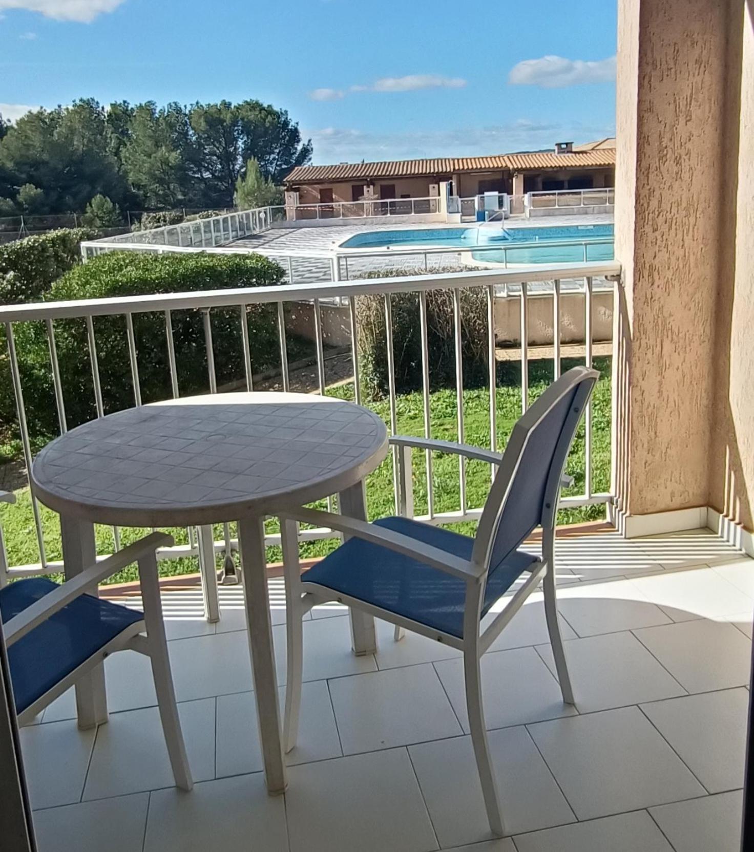 Apartment Cosy Pour Curistes Avec Terrasse, Vue Sur Piscine Balaruc-les-Bains